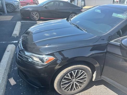 Used 2020 Volkswagen Jetta SE FWD image 4