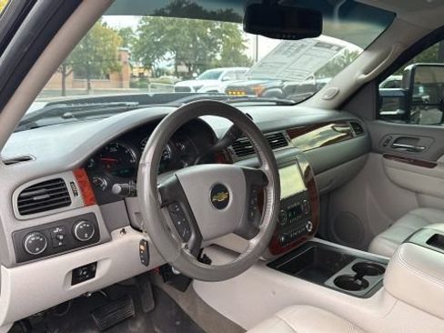 Used 2011 Chevrolet Silverado 2500 LTZ w/ LTZ Plus Package AWD/4WD image 17