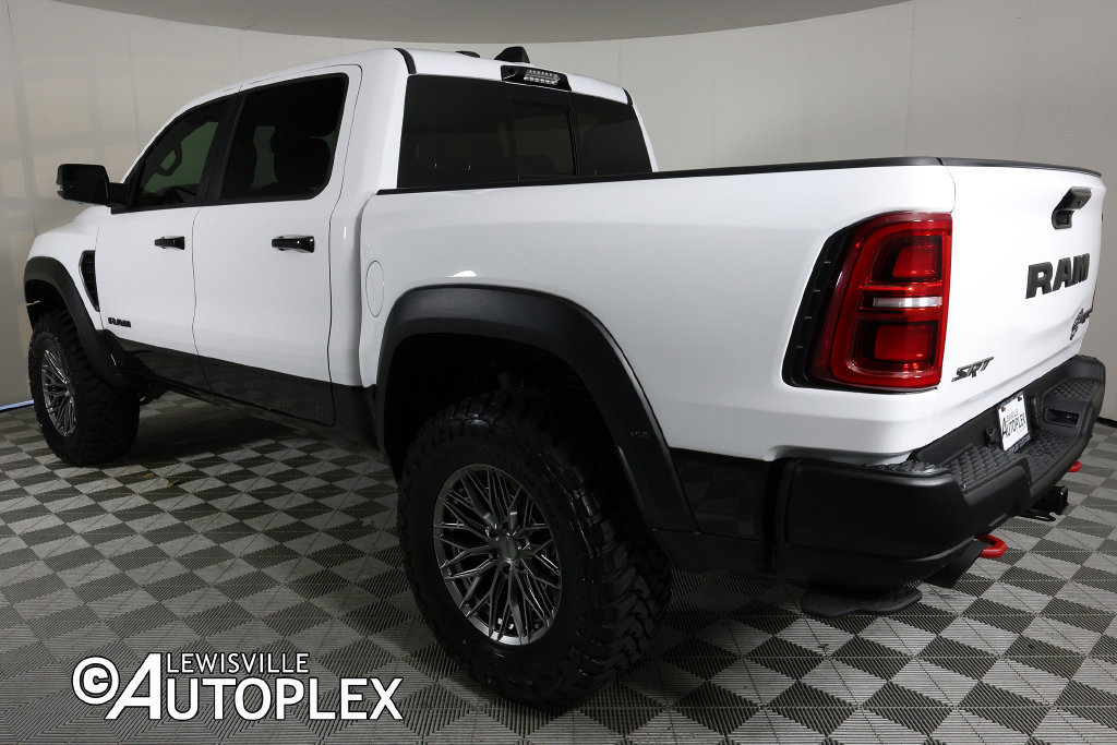 Used 2027 RAM 1500 4x4 Crew Cab image 8