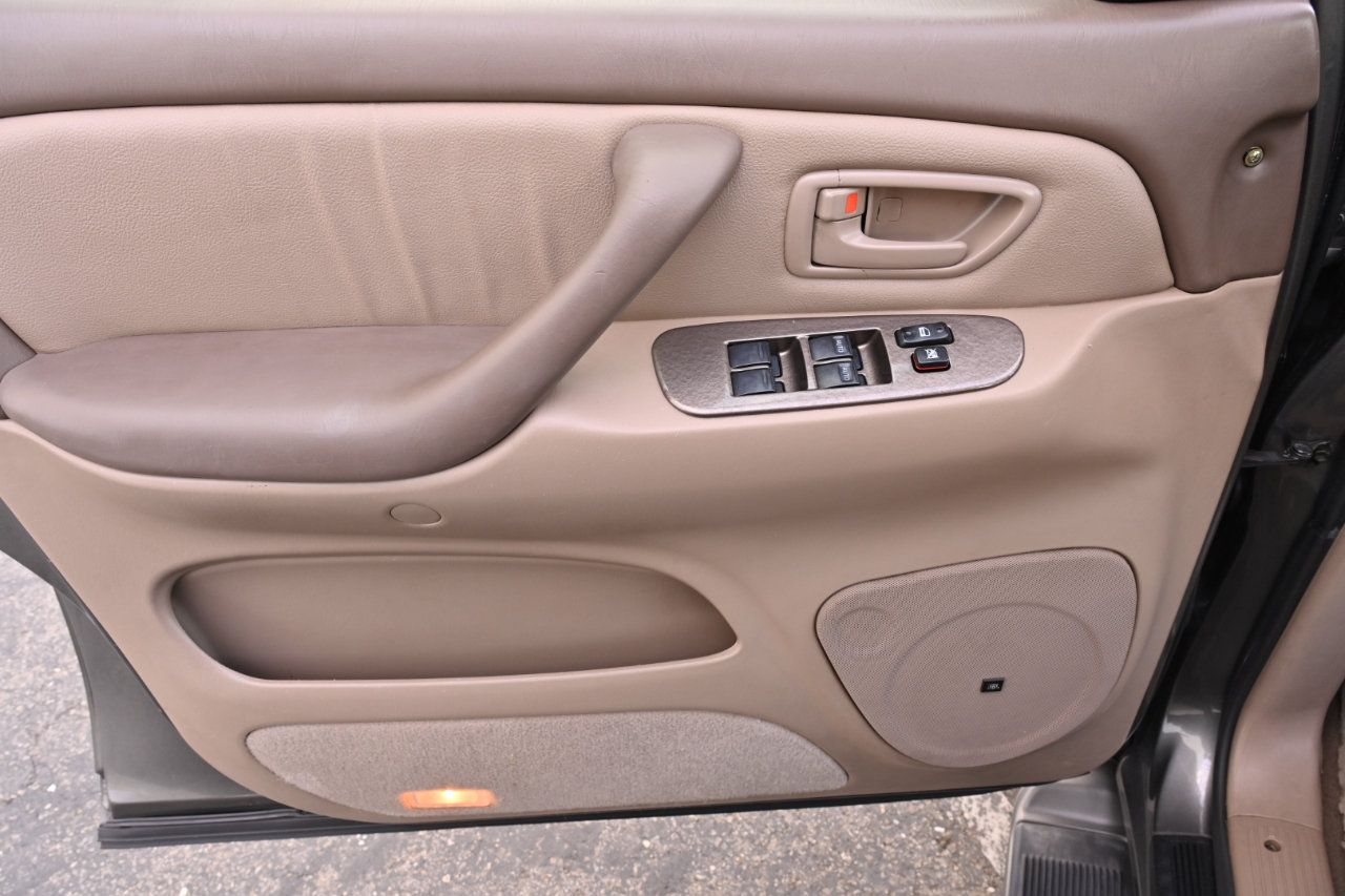 Used 2004 Toyota Sequoia Limited AWD/4WD image 33