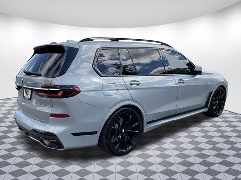 Used 2023 BMW X7 xDrive40i w/ M Sport Package AWD/4WD image 3