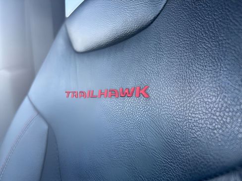 Used 2024 Jeep Compass Trailhawk image 17