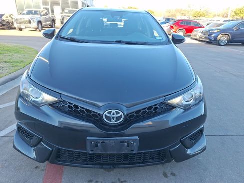 Used 2018 Toyota Corolla iM image 9