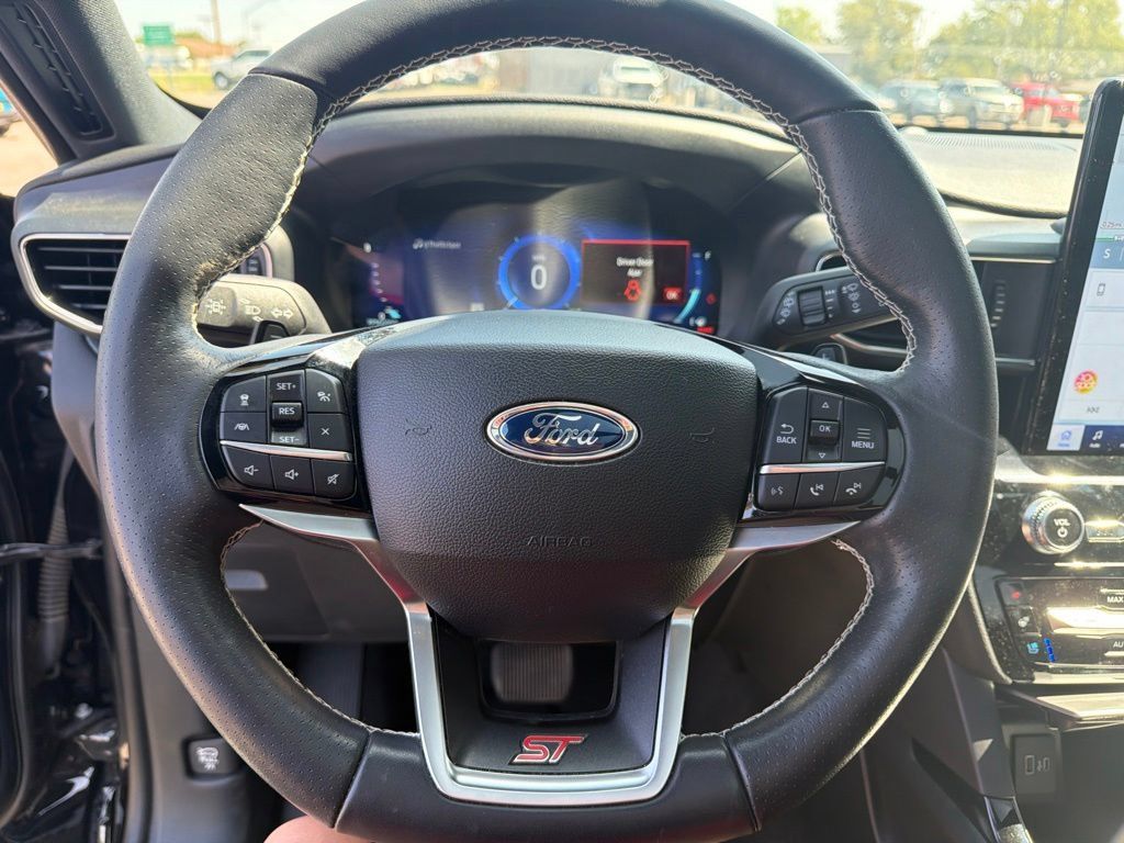 Used 2024 Ford Explorer ST w/ Equipment Group 401A AWD/4WD image 16
