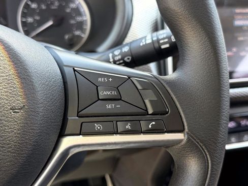 Used 2019 Nissan Kicks SV FWD image 21