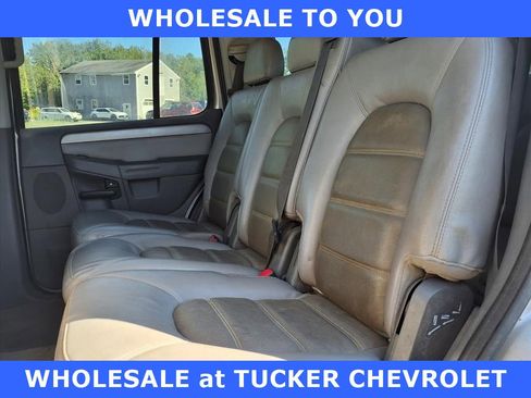 Used 2004 Ford Explorer XLT image 16