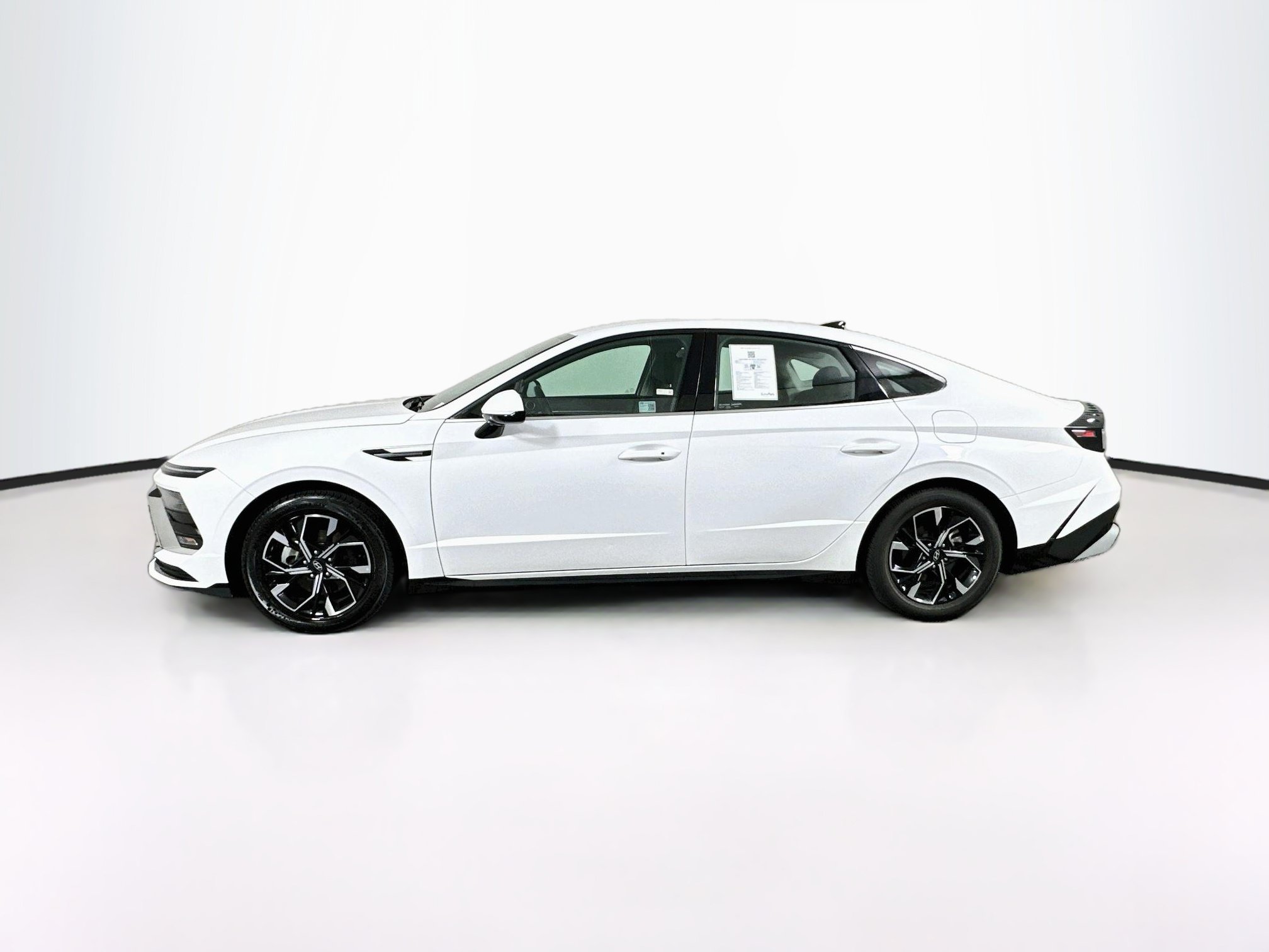 Used 2025 Hyundai Sonata SEL FWD image 4