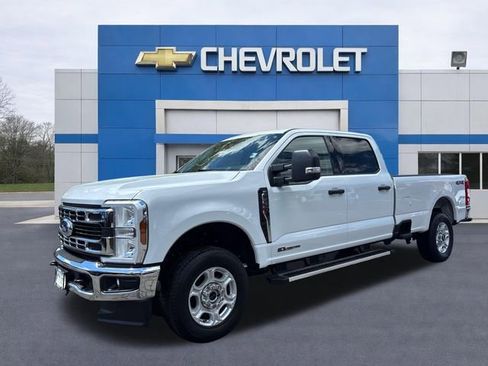 Used 2025 Ford F250 XLT AWD/4WD image 3