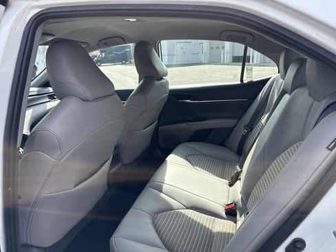 Used 2020 Toyota Camry SE image 32