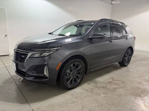 Certified 2022 Chevrolet Equinox RS w/ RS Leather Package image 3