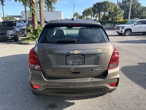 Used 2021 Chevrolet Trax LS FWD image 7
