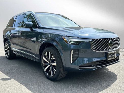 New 2025 Volvo XC90 B5 Core w/ Protection Package Premier image 7