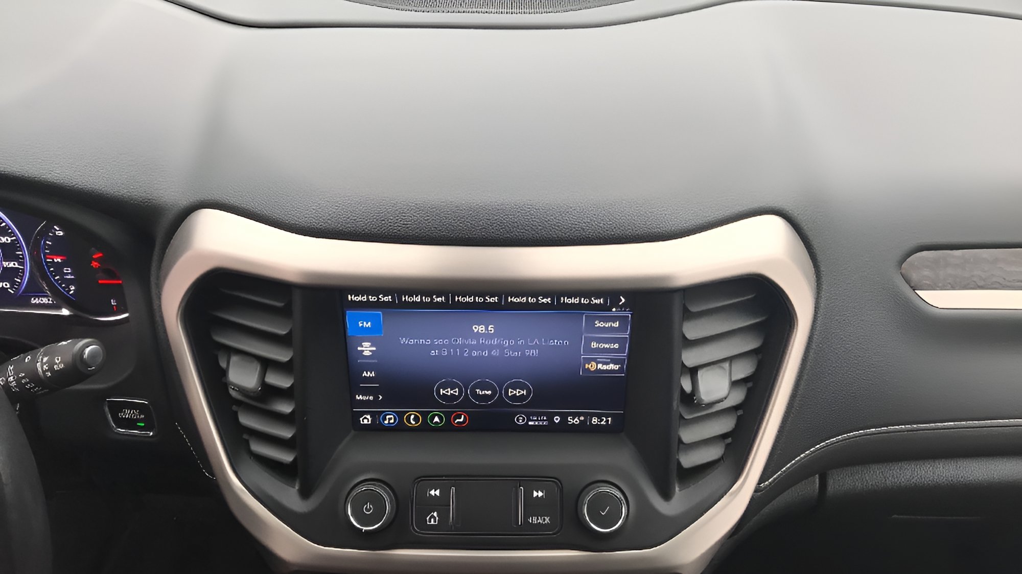 Used 2021 GMC Acadia Denali w/ Trailering Package AWD/4WD image 7