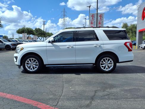 Used 2020 Ford Expedition XLT w/ Equipment Group 202A RWD image 9
