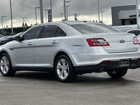 Used 2018 Ford Taurus SE image 7