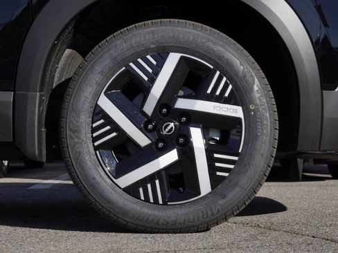 New 2026 Nissan Kicks SV image 7