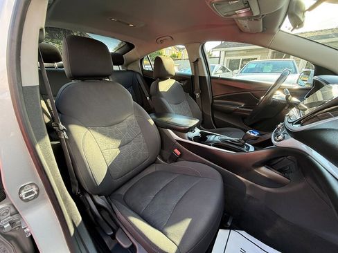 Used 2016 Chevrolet Volt LT w/ Comfort Package image 13