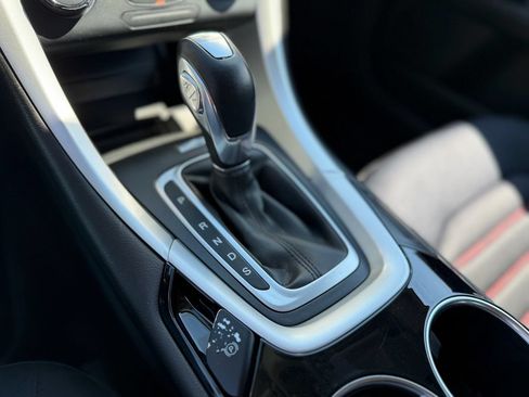 Used 2013 Ford Fusion SE FWD image 18