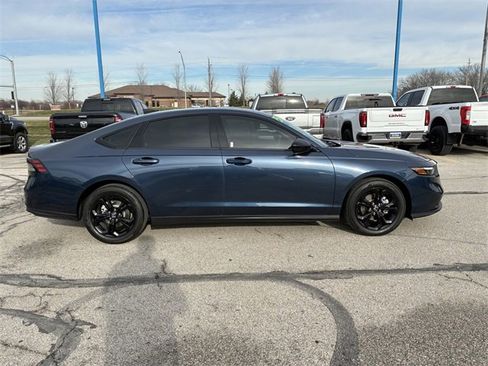 Used 2025 Honda Accord SE image 3