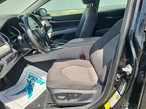 Used 2023 Toyota Camry LE image 3