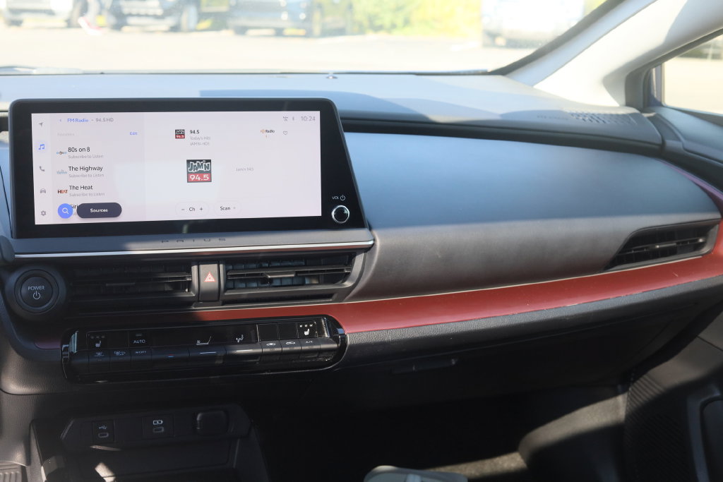 Used 2024 Toyota Prius Prime FWD image 17
