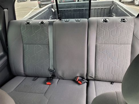 Used 2018 Toyota Tacoma TRD Off-Road image 11