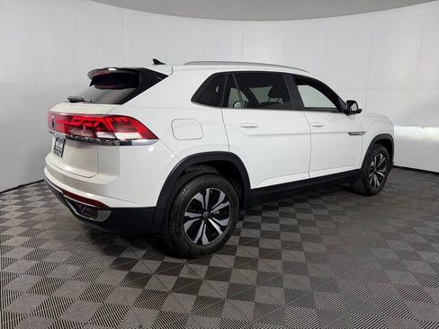 Used 2024 Volkswagen Atlas Cross Sport SE image 5