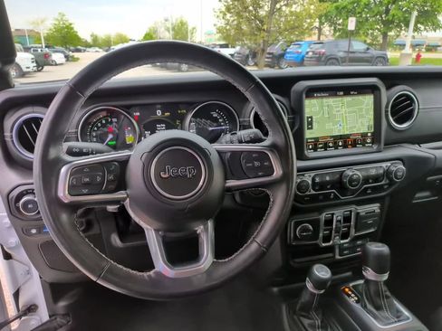 Used 2023 Jeep Wrangler Unlimited Sahara w/ Cold Weather Group AWD/4WD image 31
