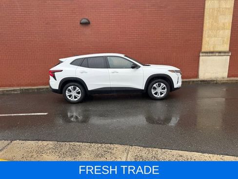 Used 2025 Chevrolet Trax LS w/ Driver Confidence Package image 1