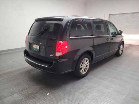 Used 2018 Dodge Grand Caravan SXT FWD image 9