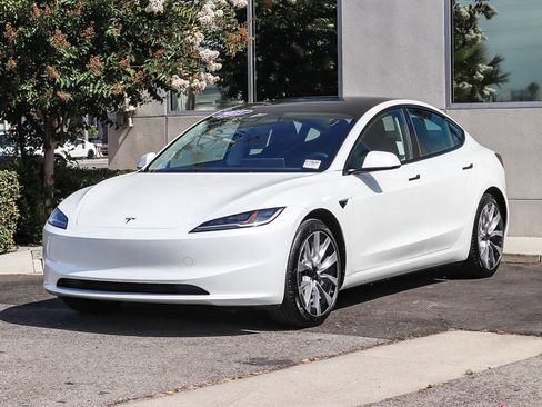 Used 2025 Tesla Model 3 Long Range RWD image 3