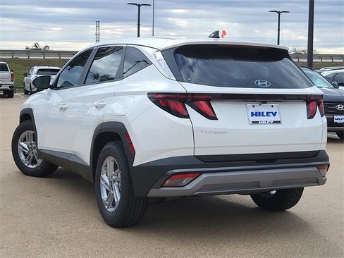 New 2026 Hyundai Tucson SE image 3