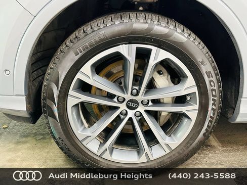 Certified 2025 Audi Q7 2.0T Premium w/ Convenience Plus Package AWD/4WD image 34