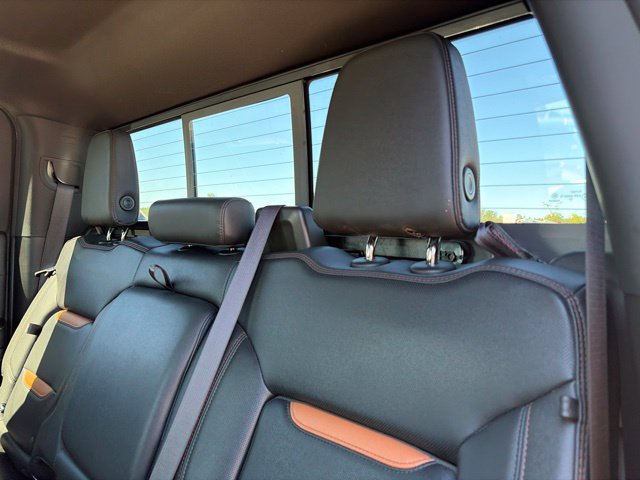 Used 2023 GMC Sierra 1500 AT4 w/ Technology Package AWD/4WD image 39