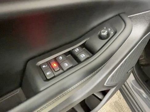 Used 2023 Jeep Grand Cherokee 30th Anniversary AWD/4WD image 18
