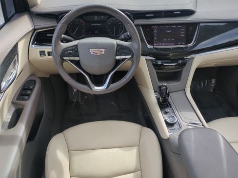 Used 2021 Cadillac XT6 Premium Luxury image 18