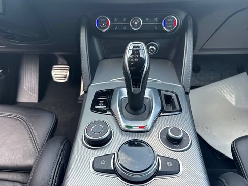 Used 2023 Alfa Romeo Stelvio Veloce AWD/4WD image 44