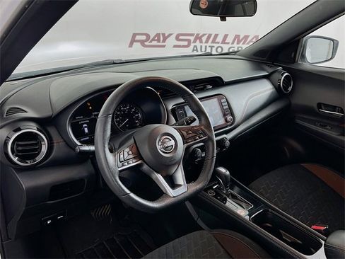 Used 2024 Nissan Kicks SR image 32