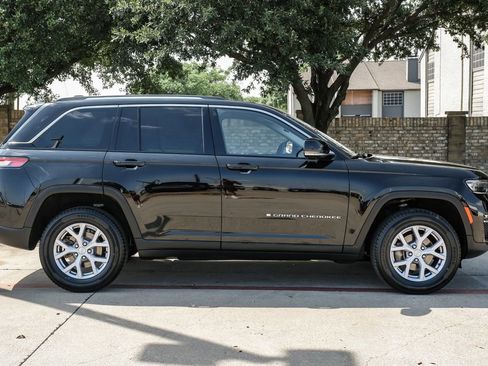 Used 2022 Jeep Grand Cherokee Limited AWD/4WD image 15