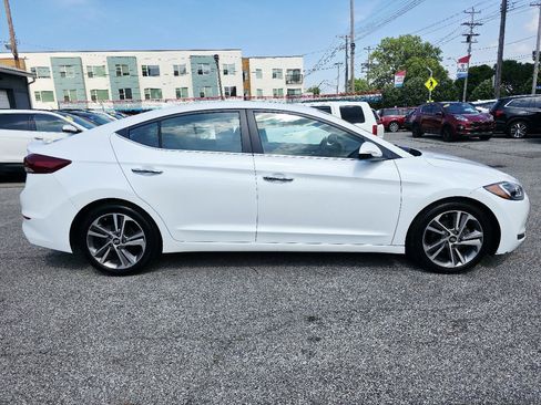 Used 2017 Hyundai Elantra Limited w/ Limited Tech Package 04 FWD image 4