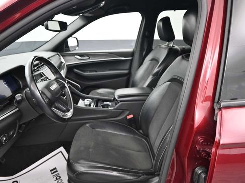 Used 2022 Jeep Grand Cherokee Altitude AWD/4WD image 21