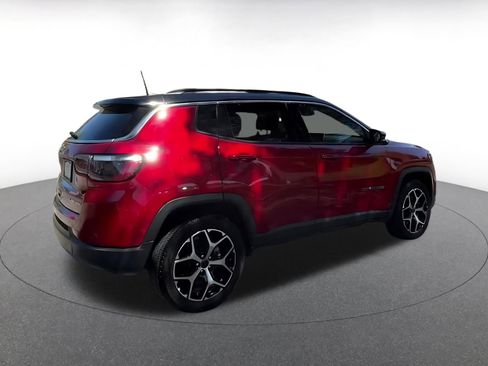 Used 2025 Jeep Compass Limited AWD/4WD image 13