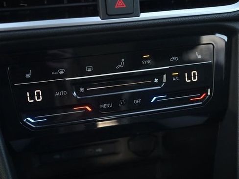 New 2026 Volkswagen Taos SE FWD image 16