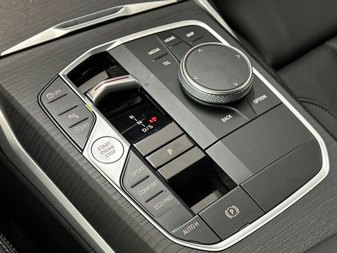 Used 2025 BMW 430i Coupe w/ Convenience Package image 23