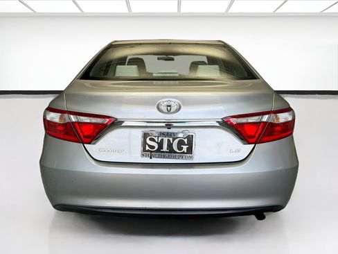 Used 2016 Toyota Camry LE FWD image 5