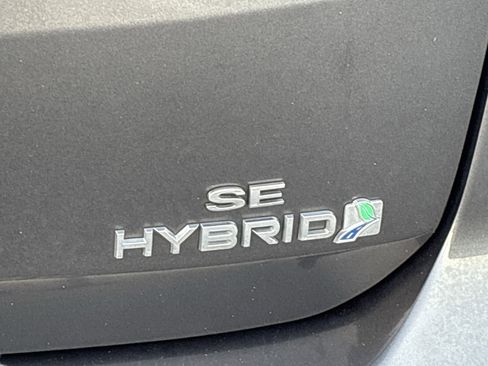 Used 2017 Ford C-MAX SE image 9