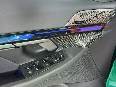 Used 2025 BMW M5 w/ Carbon Package image 18