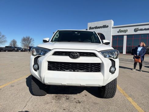 Used 2018 Toyota 4Runner SR5 image 2