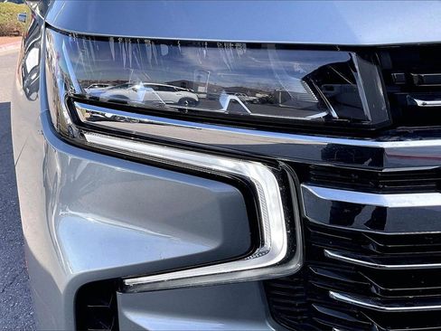 Used 2024 Chevrolet Suburban LT image 28