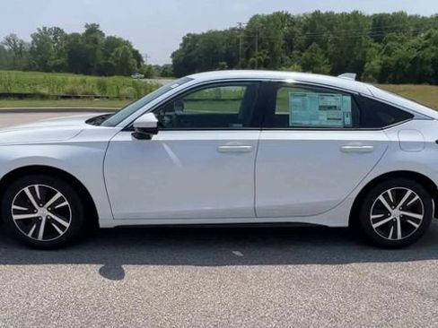 Used 2023 Honda Civic LX image 5